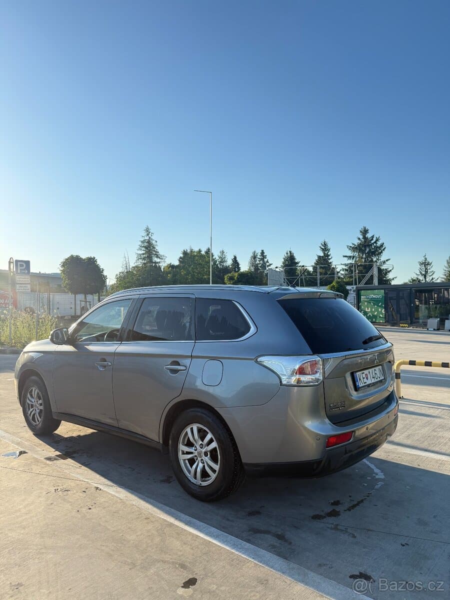 2015 Mitsubishi OUTLANDER - 6
