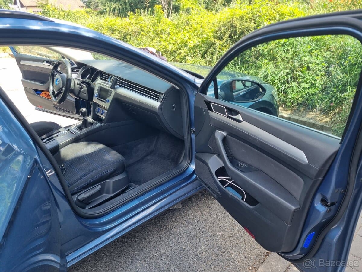 2015 Volkswagen PASSAT - 6