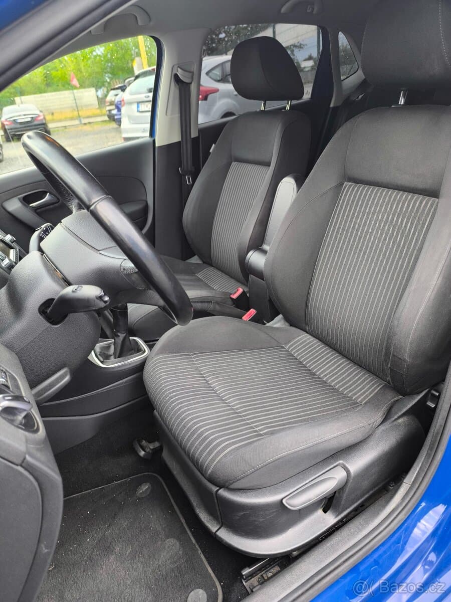 2011 Volkswagen POLO - 6