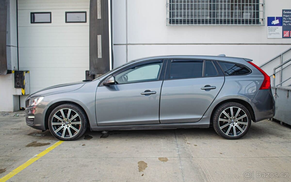 2016 Volvo V60 - 6