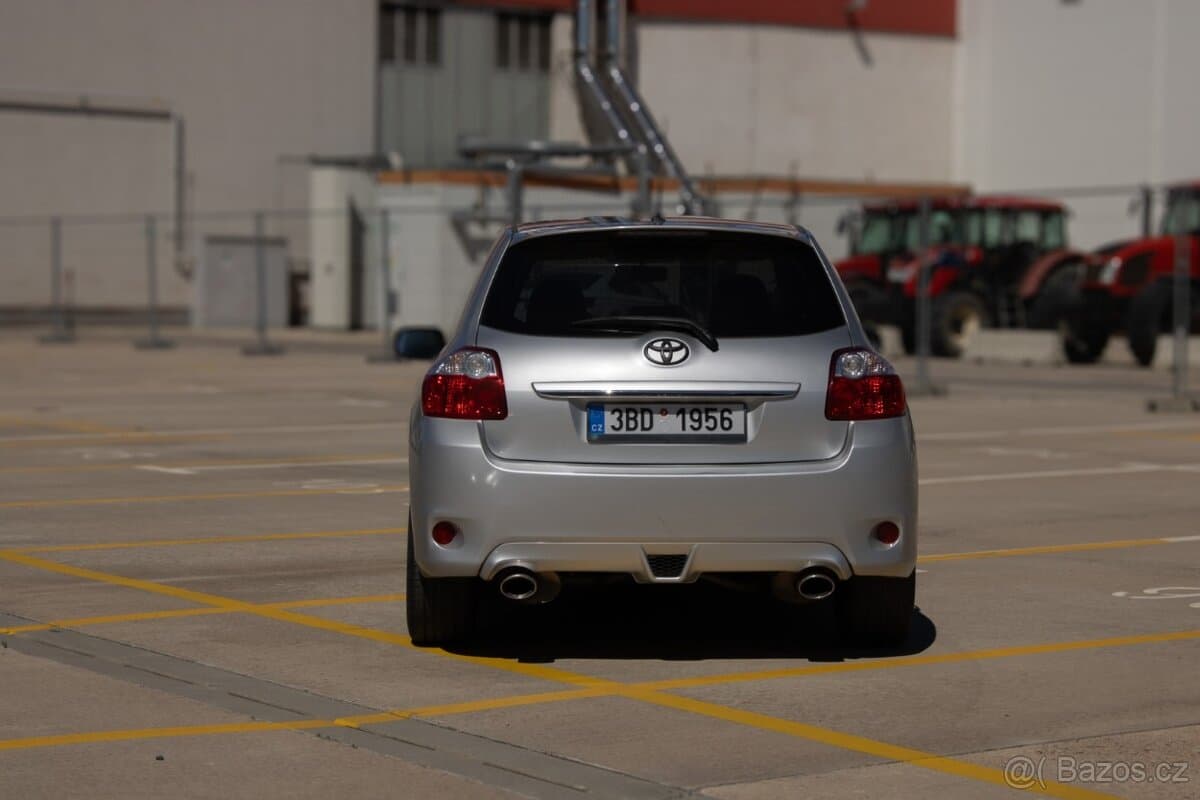 2011 Toyota AURIS - 6