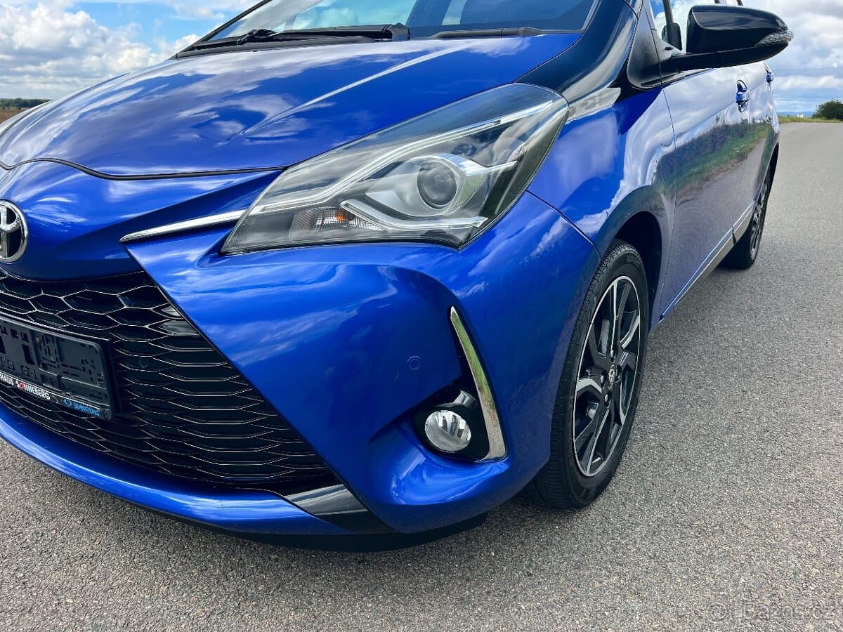 2017 Toyota YARIS - 6