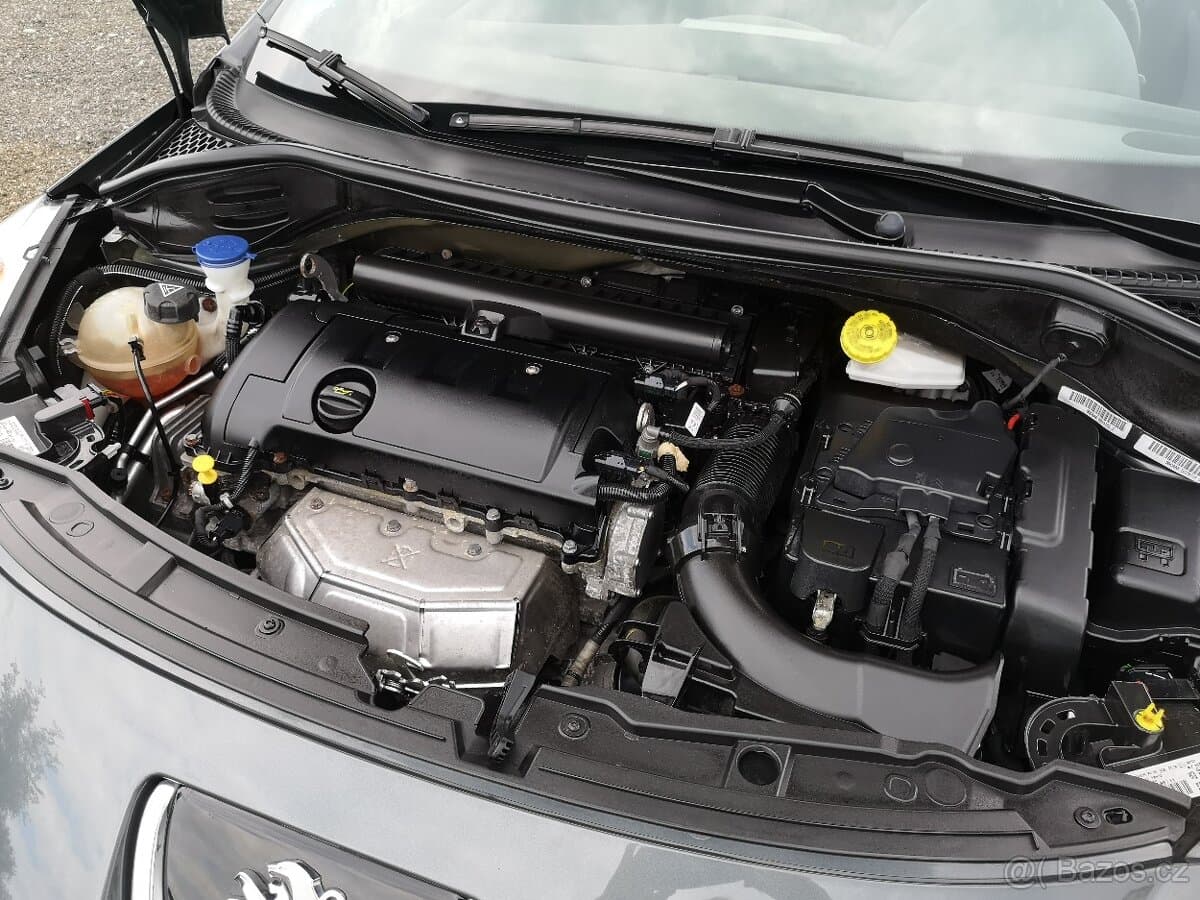 2012 Peugeot 207 - 6