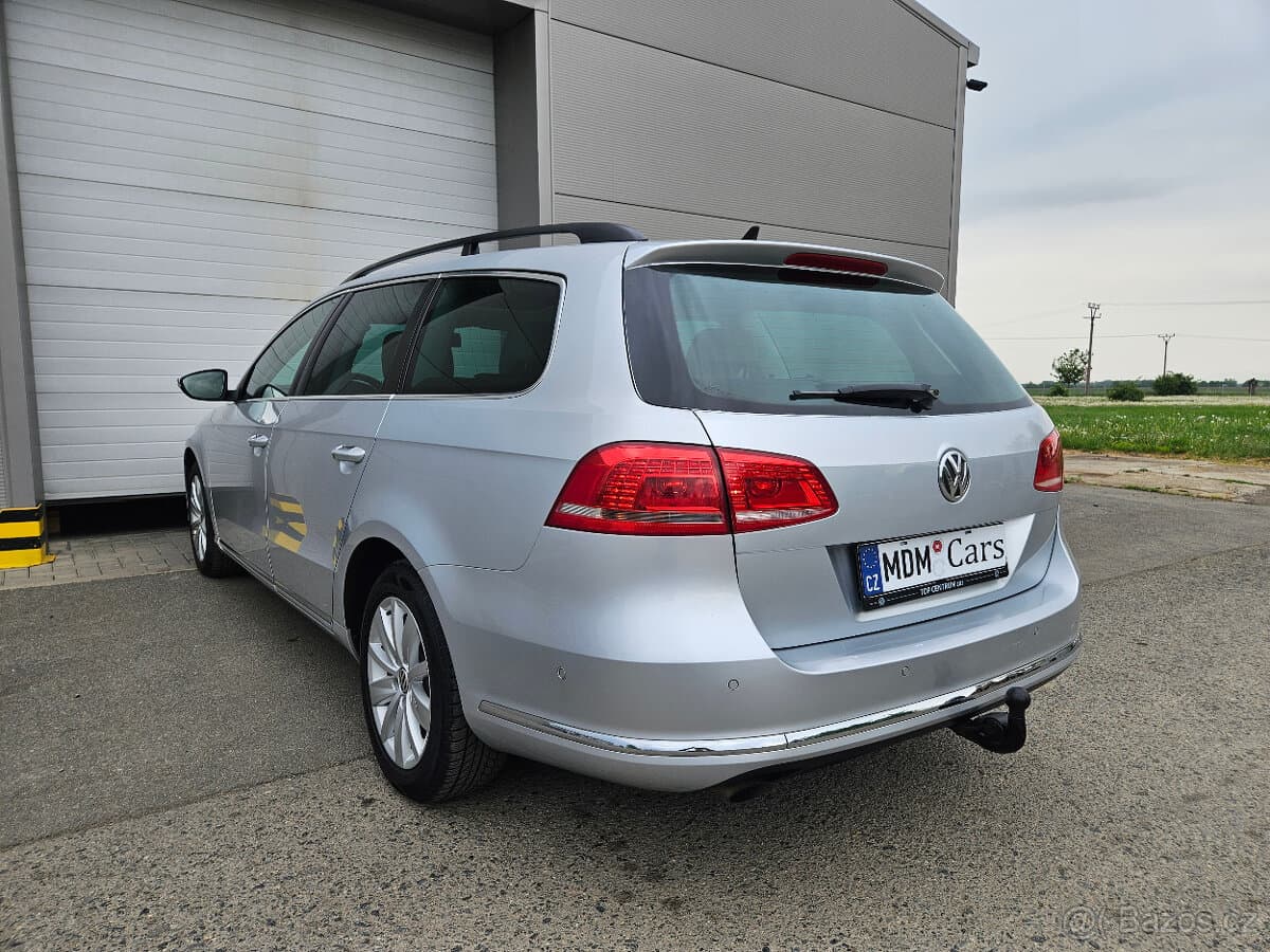 2011 Volkswagen PASSAT - 6