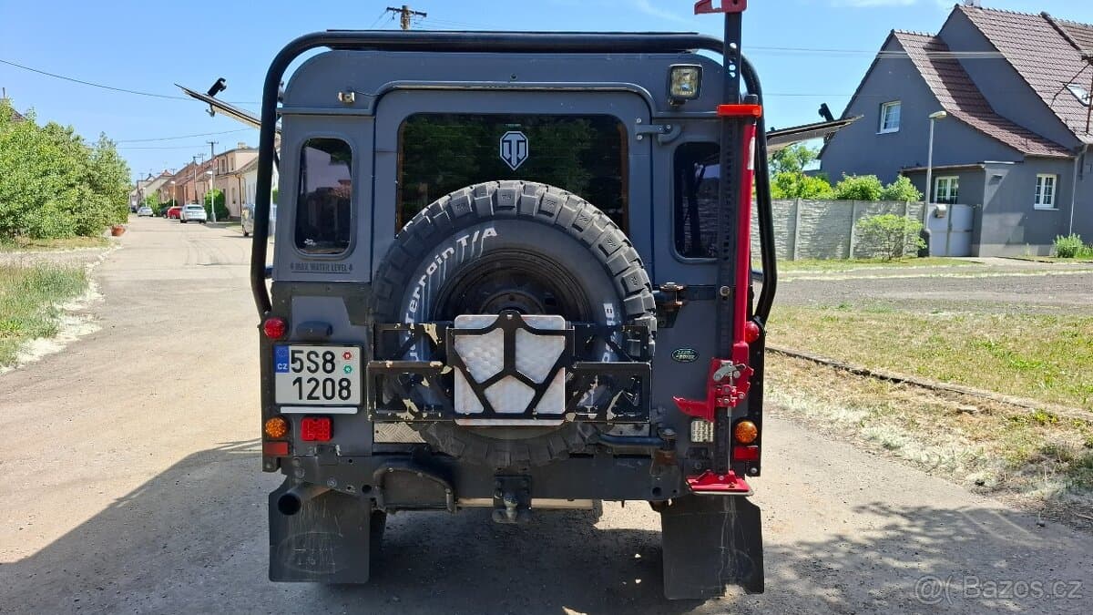 Land Rover DEFENDER - 6