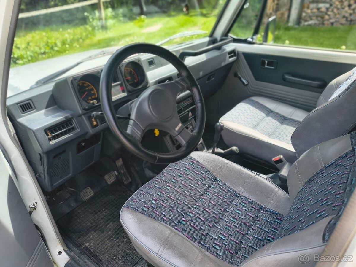 1988 Mitsubishi PAJERO - 6