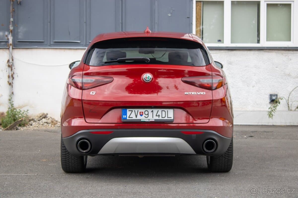 2017 Alfa Romeo STELVIO - 6
