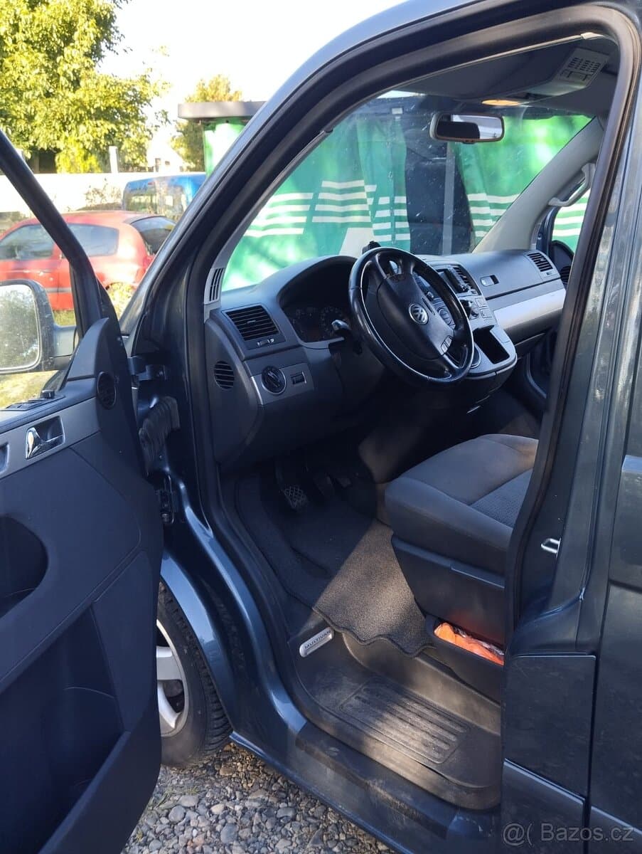 Volkswagen MULTIVAN - 6