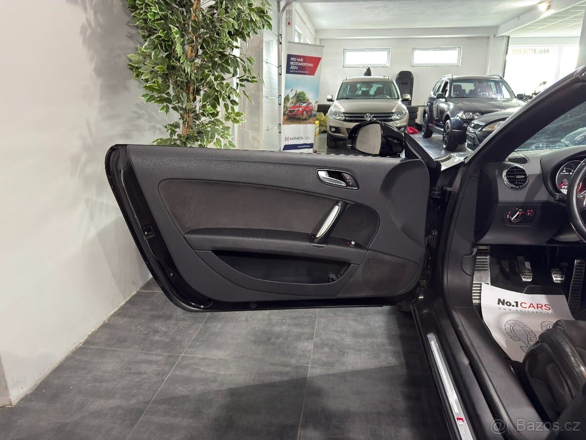 2010 Audi TT - 6