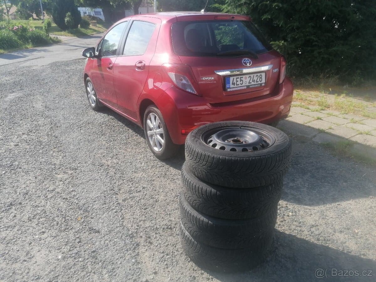 2012 Toyota YARIS - 6