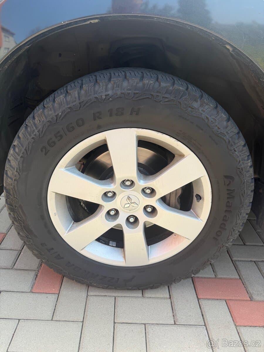 2009 Mitsubishi PAJERO - 6