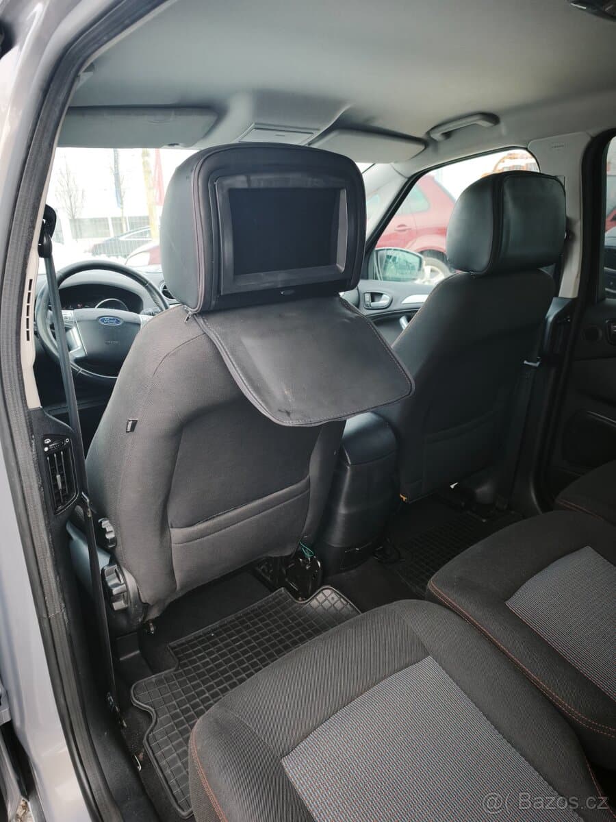 2011 Ford S-MAX - 6