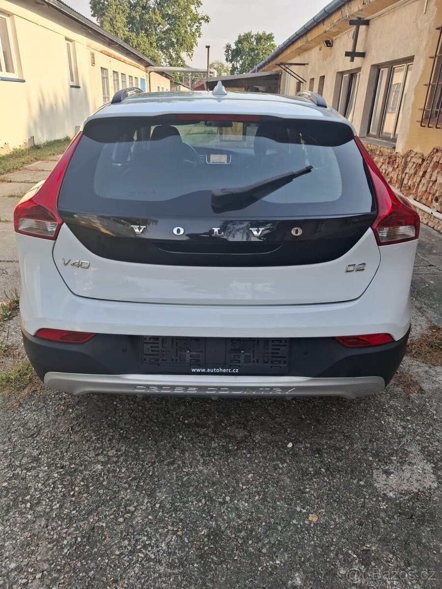 2018 Volvo V40 - 6