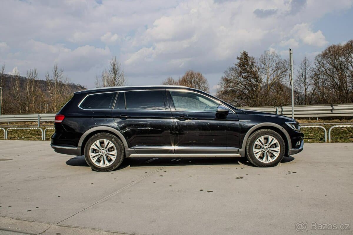 2017 Volkswagen PASSAT - 6