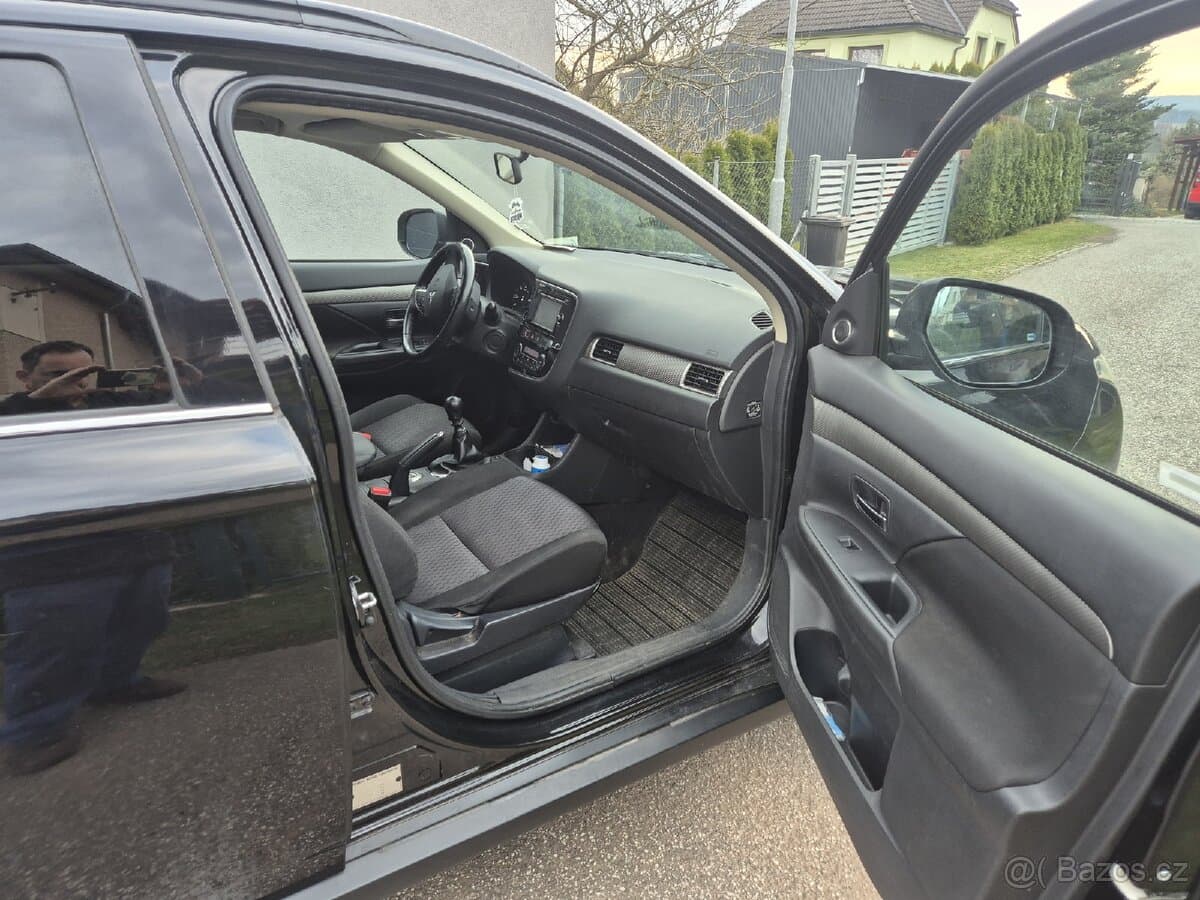 2014 Mitsubishi OUTLANDER - 6