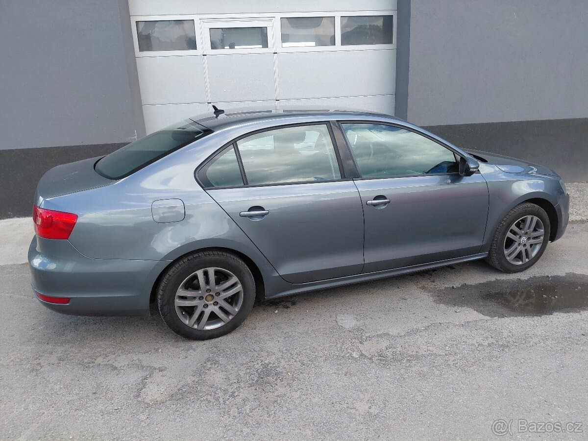 2012 Volkswagen JETTA - 6