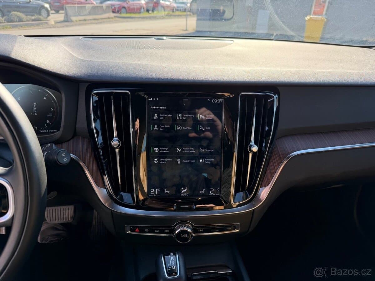 2019 Volvo V60 - 6