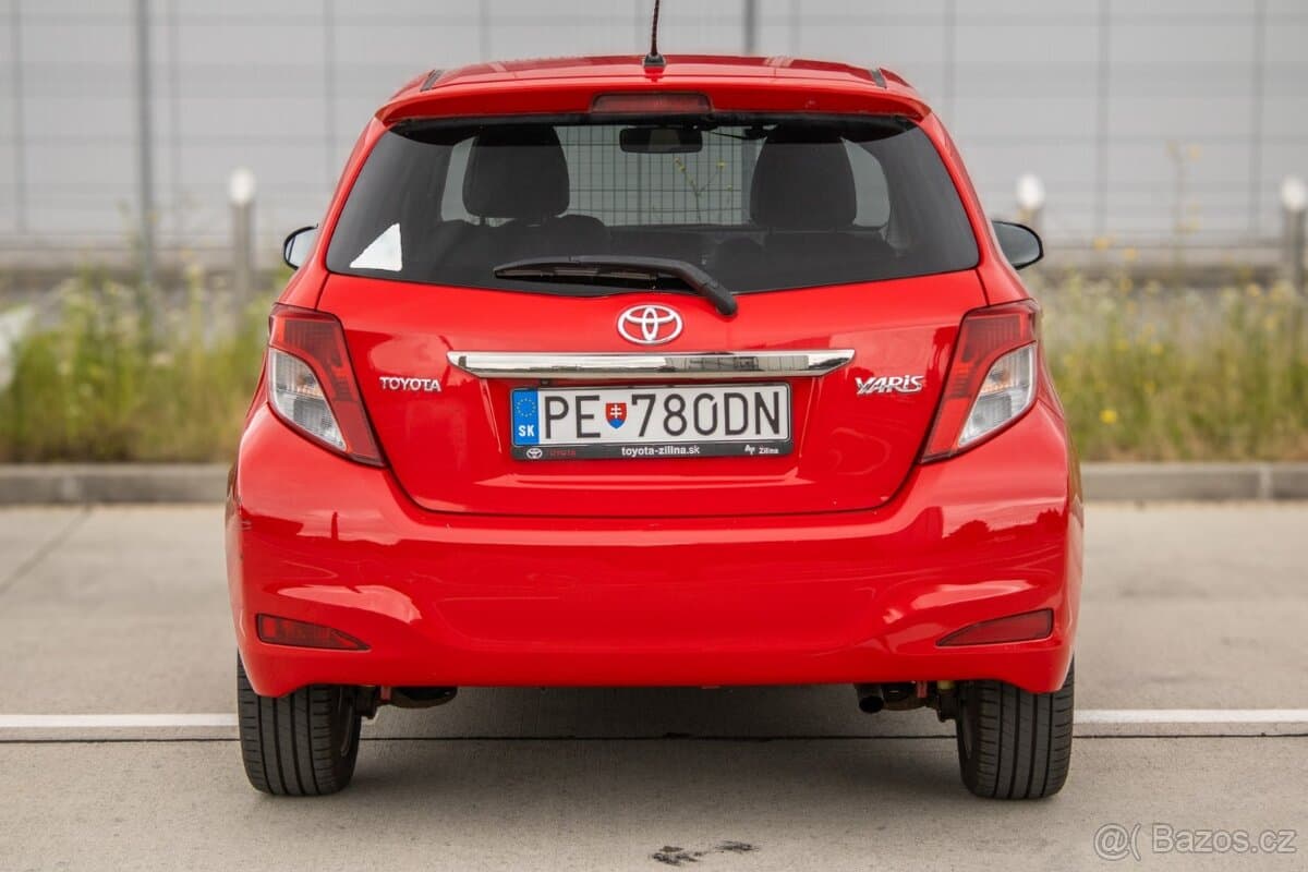 2011 Toyota YARIS - 6