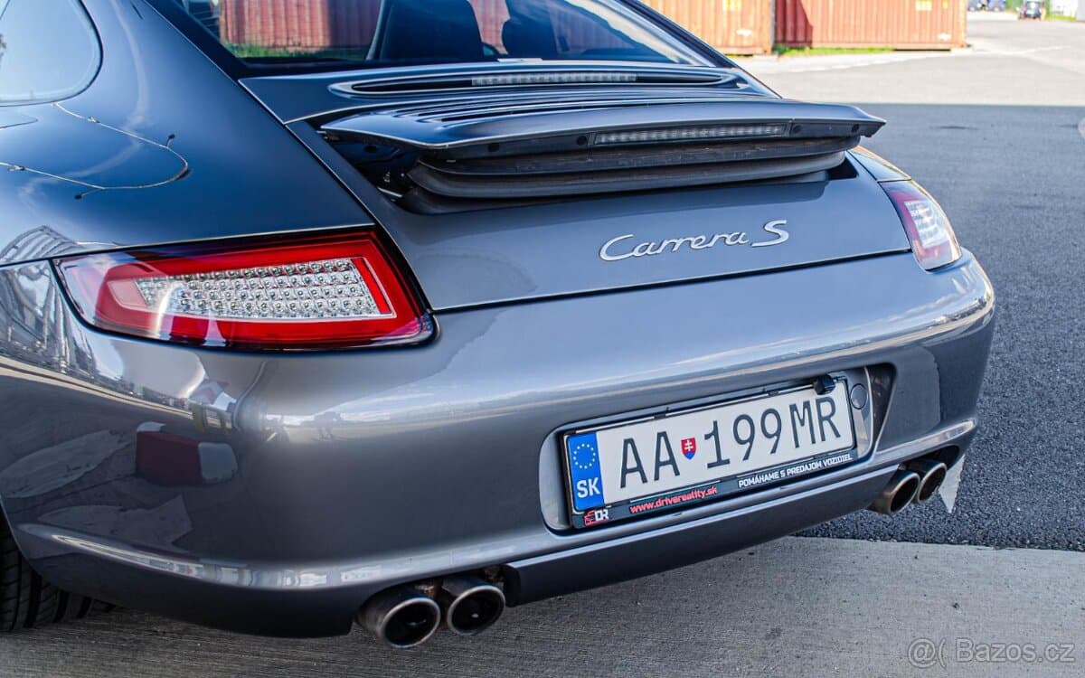 2005 Porsche 911 - 6