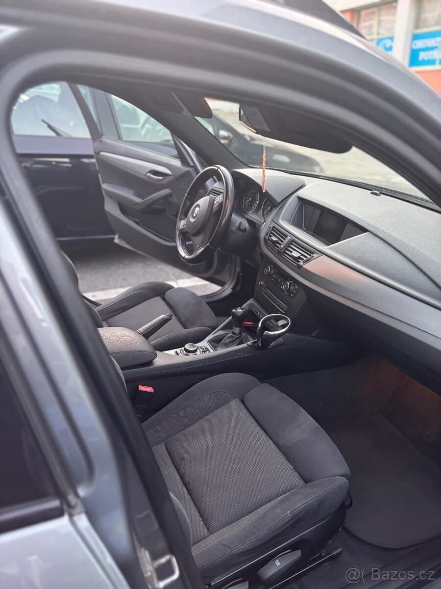 2011 BMW X1 - 6