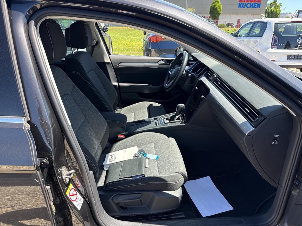 2023 Volkswagen PASSAT - 6