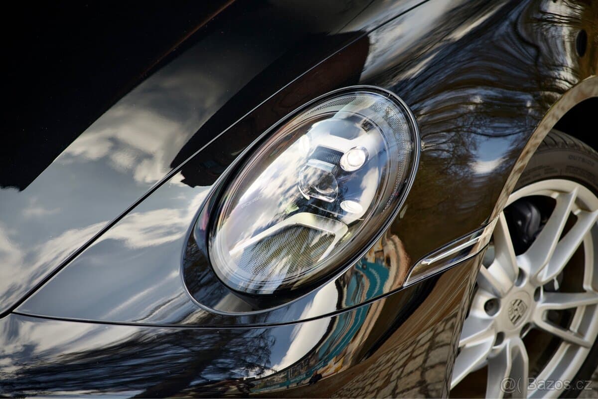 2020 Porsche 911 - 6