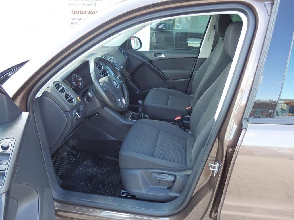 2012 Volkswagen TIGUAN - 6