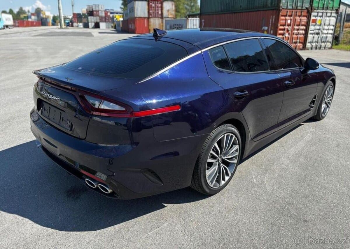 2018 Kia STINGER - 6