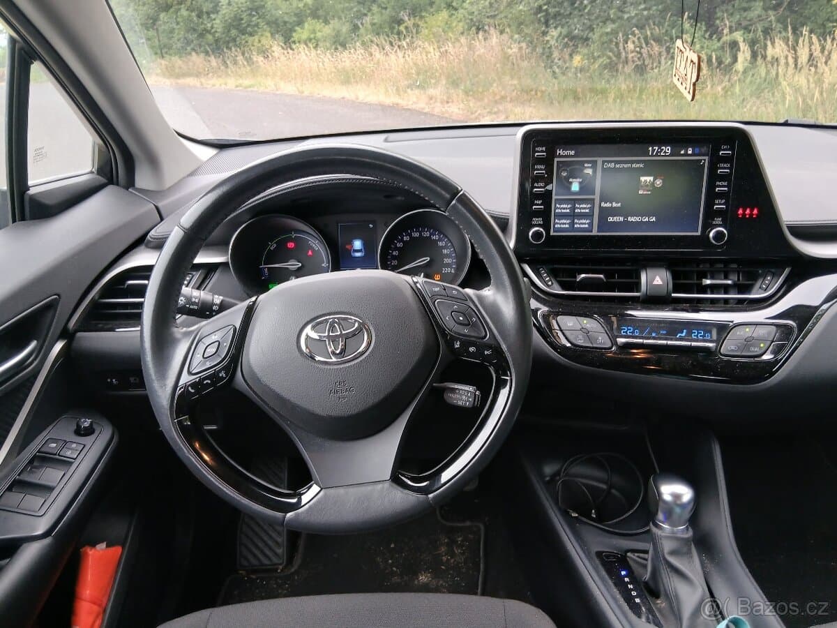 2023 Toyota C-HR - 6