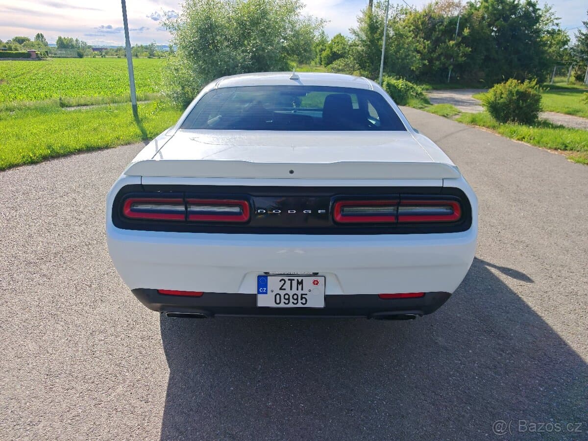 2017 Dodge CHALLENGER - 6