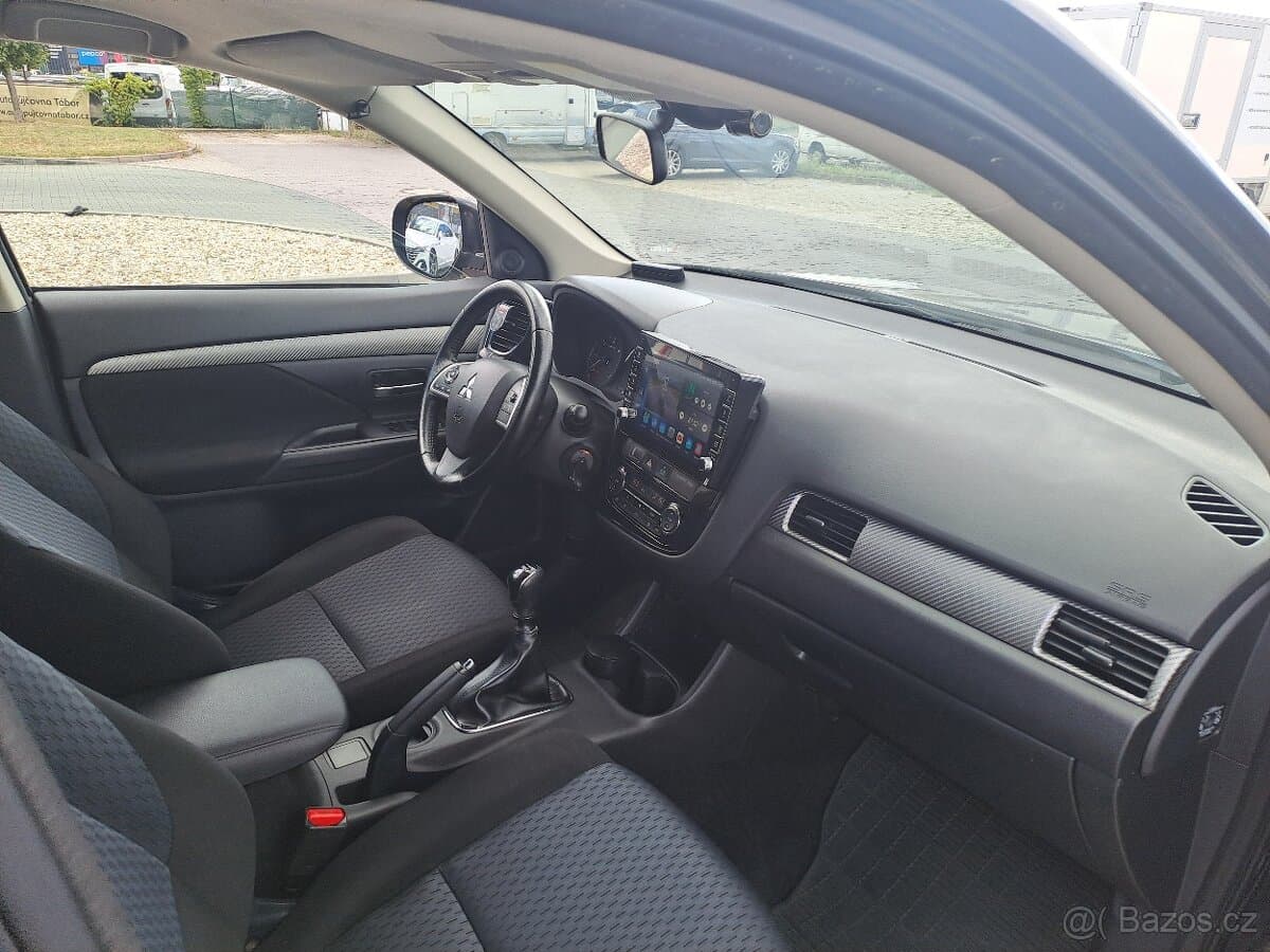 2014 Mitsubishi OUTLANDER - 6