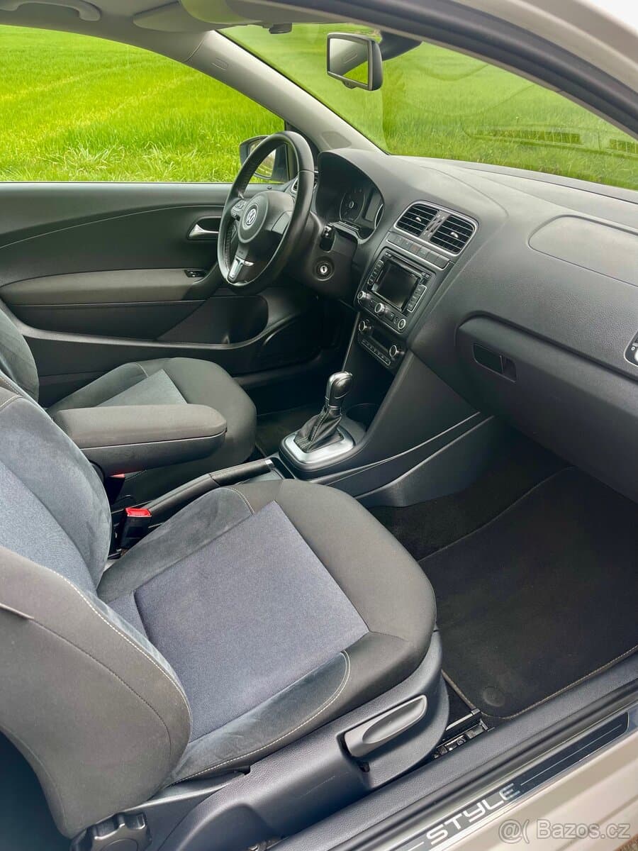 2011 Volkswagen POLO - 6