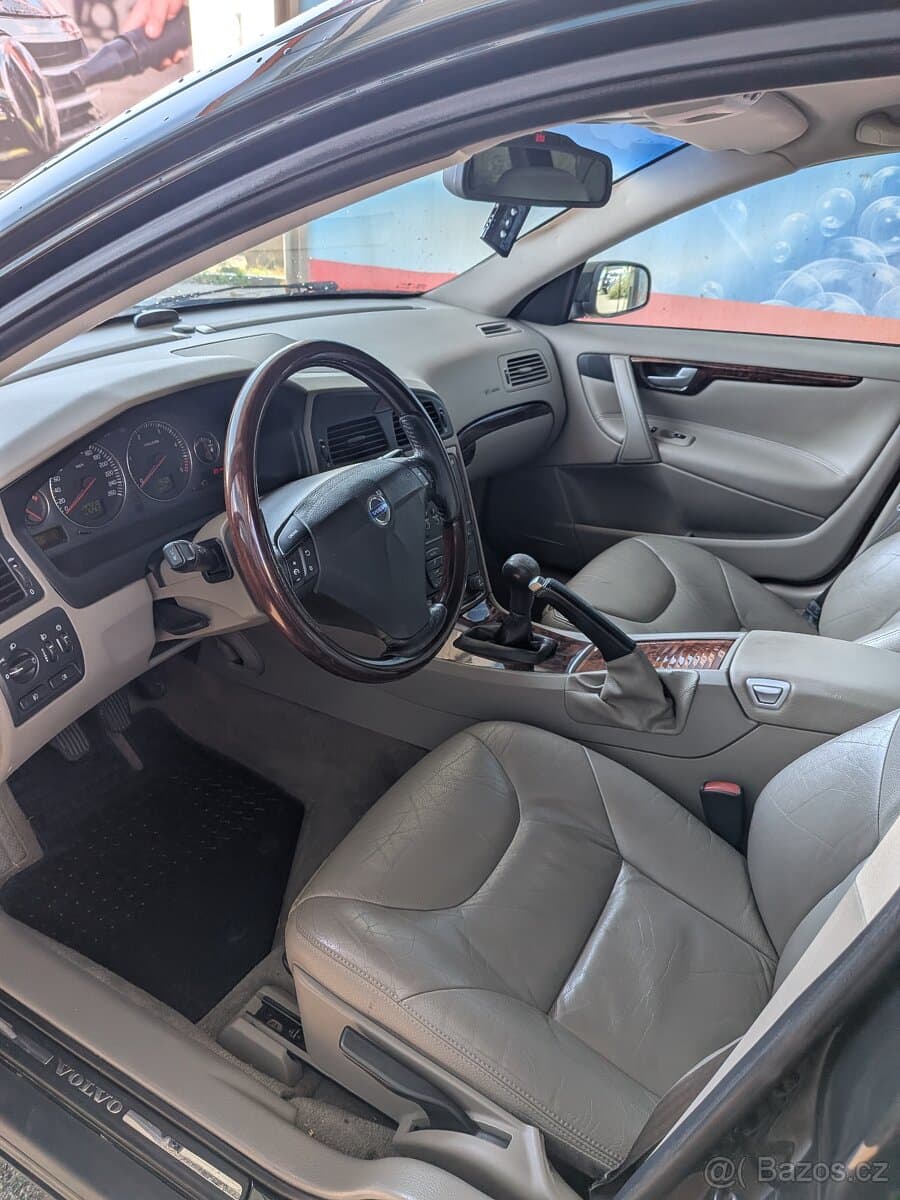 2005 Volvo V70 - 6