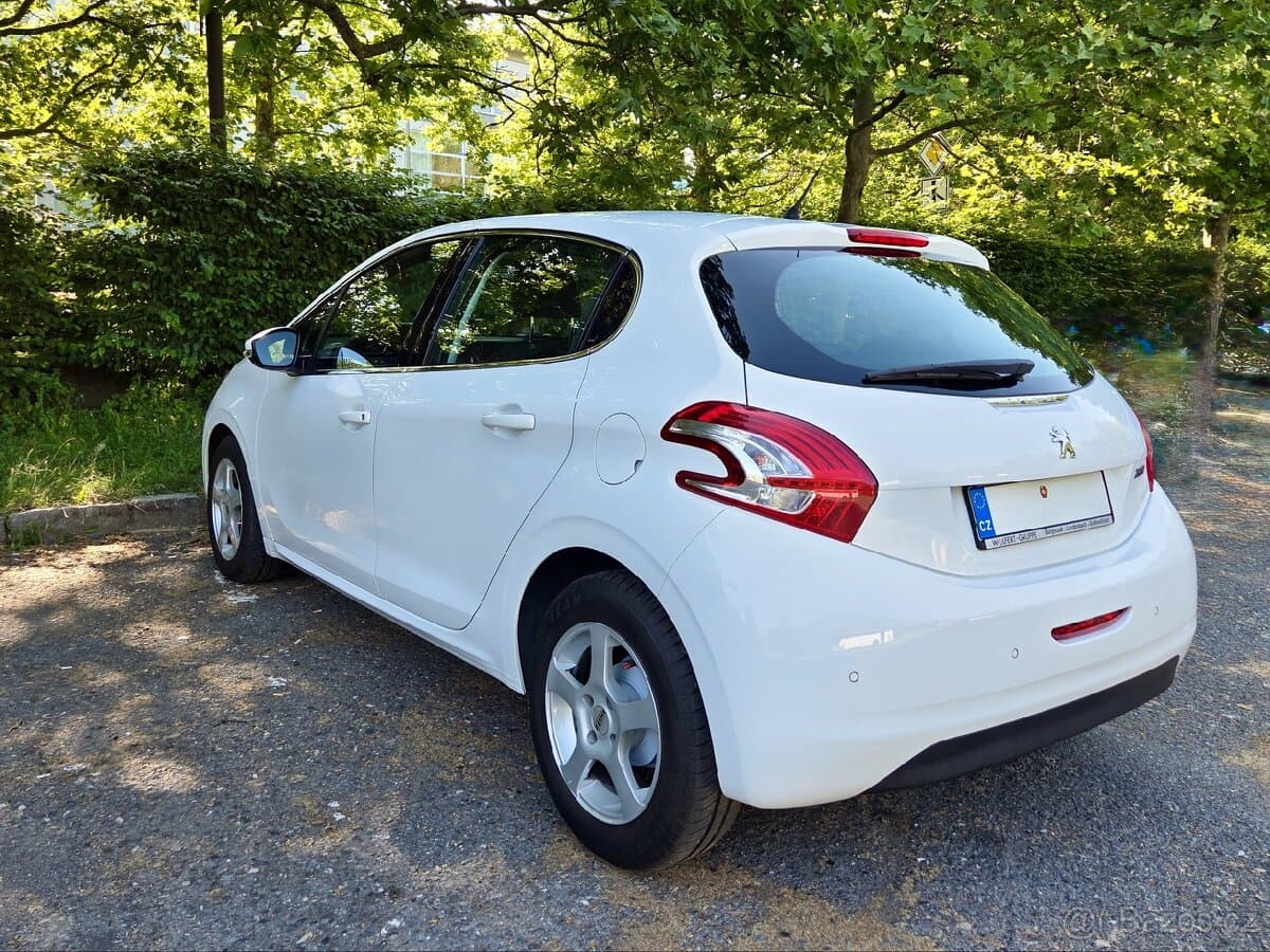 2013 Peugeot 208 - 6