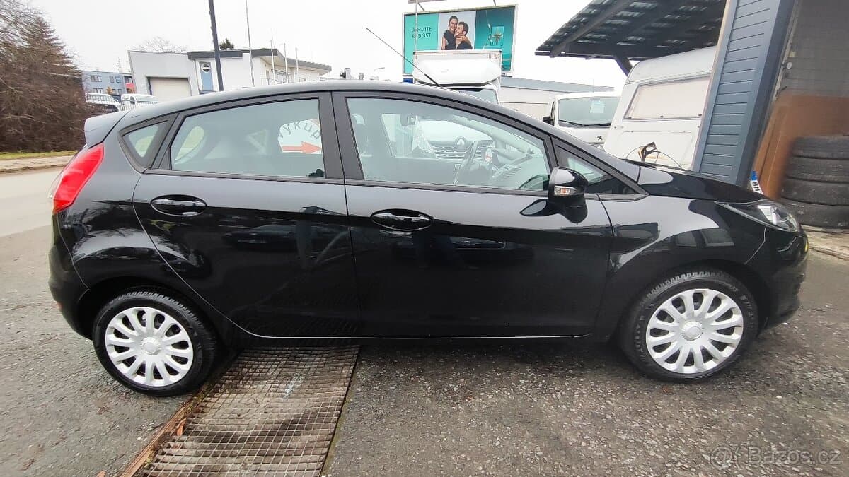 2015 Ford FIESTA - 6