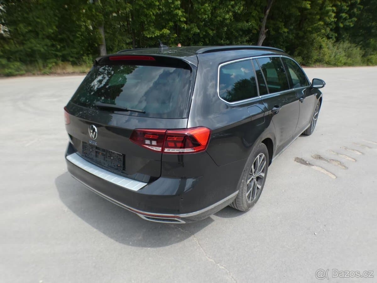 2021 Volkswagen PASSAT - 6
