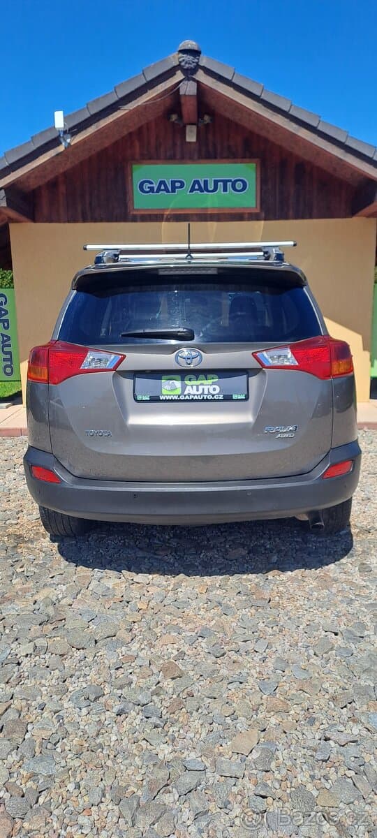 2015 Toyota RAV4 - 6