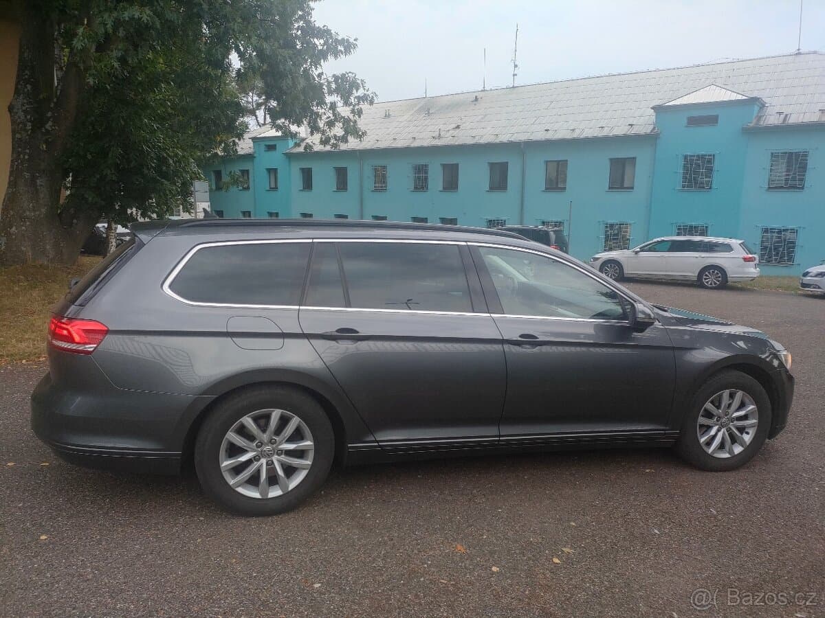 2017 Volkswagen PASSAT - 6