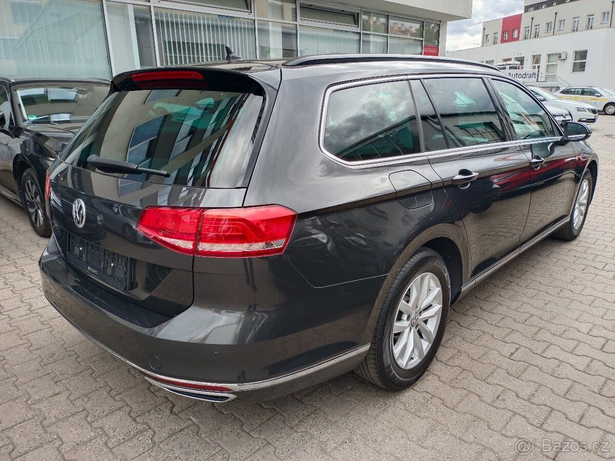 2019 Volkswagen PASSAT - 6