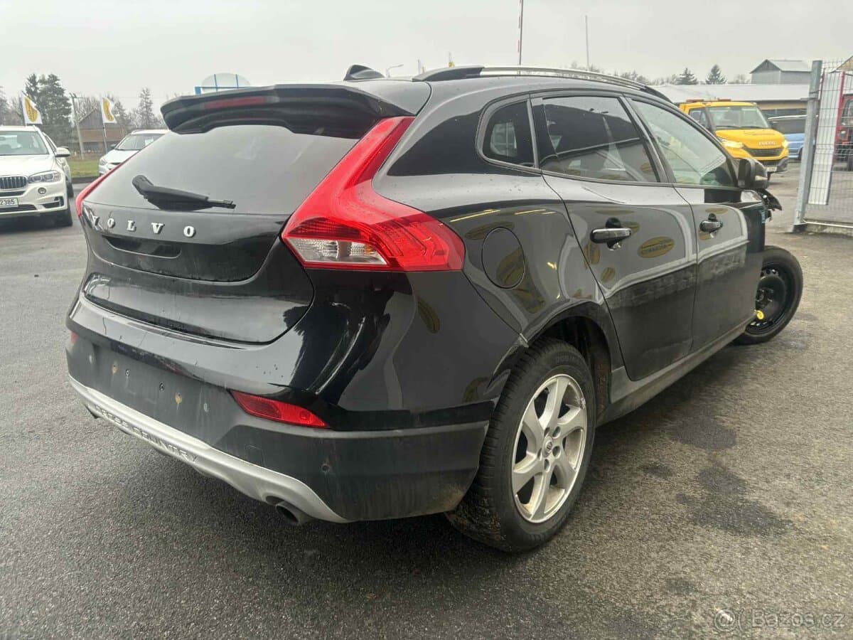 2019 Volvo V40 - 6