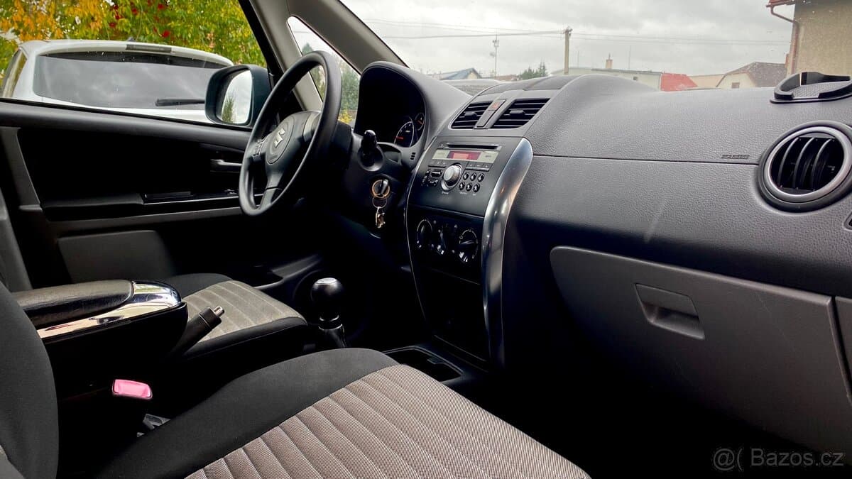 2011 Suzuki SX4 - 6