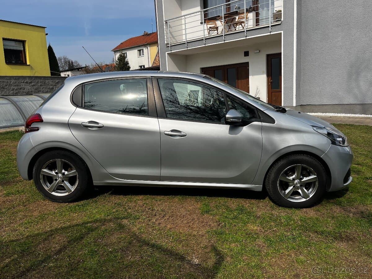 2016 Peugeot 208 - 6