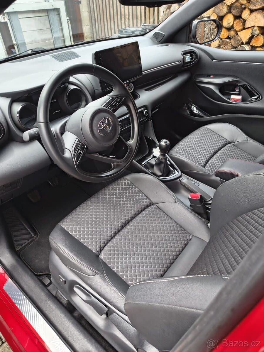 2022 Toyota YARIS - 6