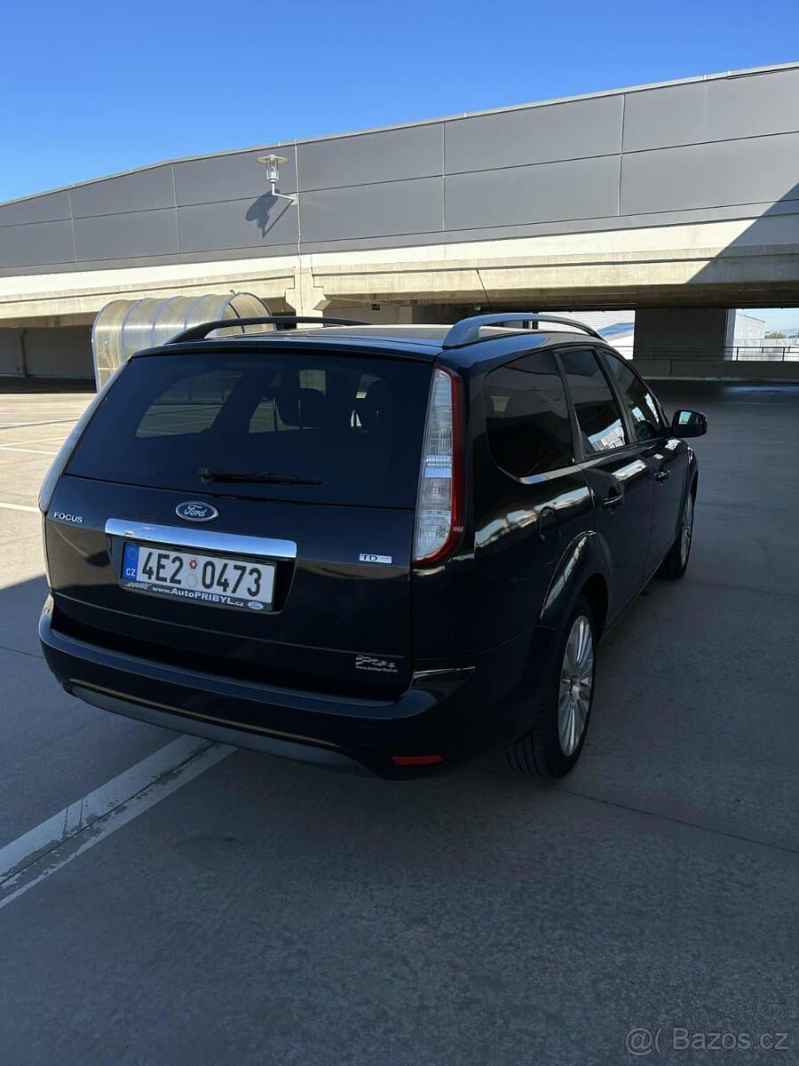 2009 Ford FOCUS - 6