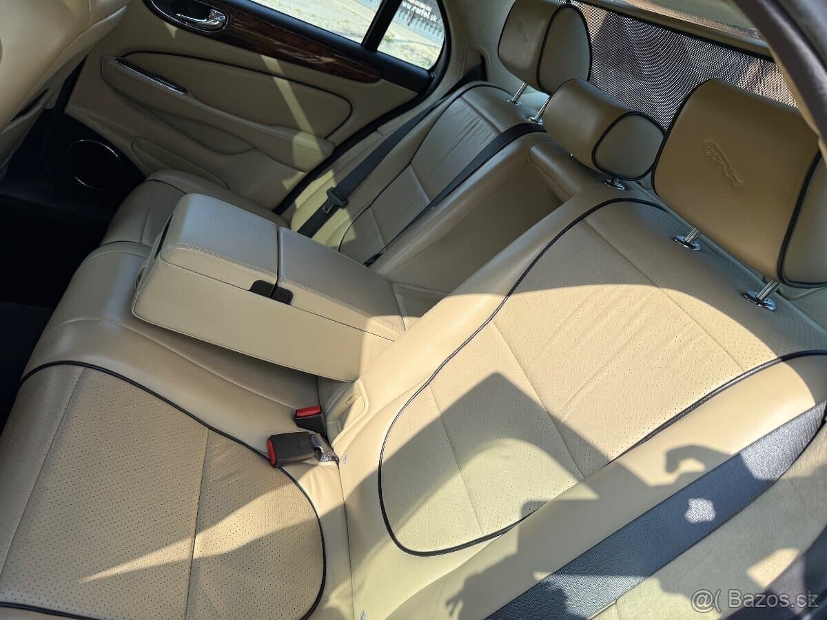 2009 Jaguar XJ - 6