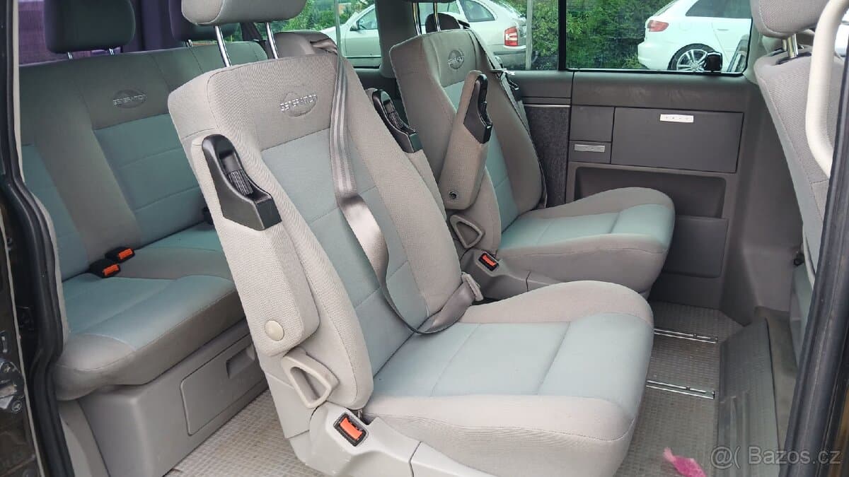 Volkswagen MULTIVAN - 6