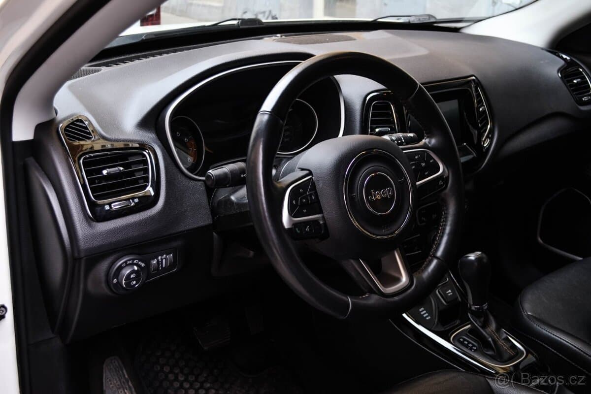 2019 Jeep COMPASS - 6