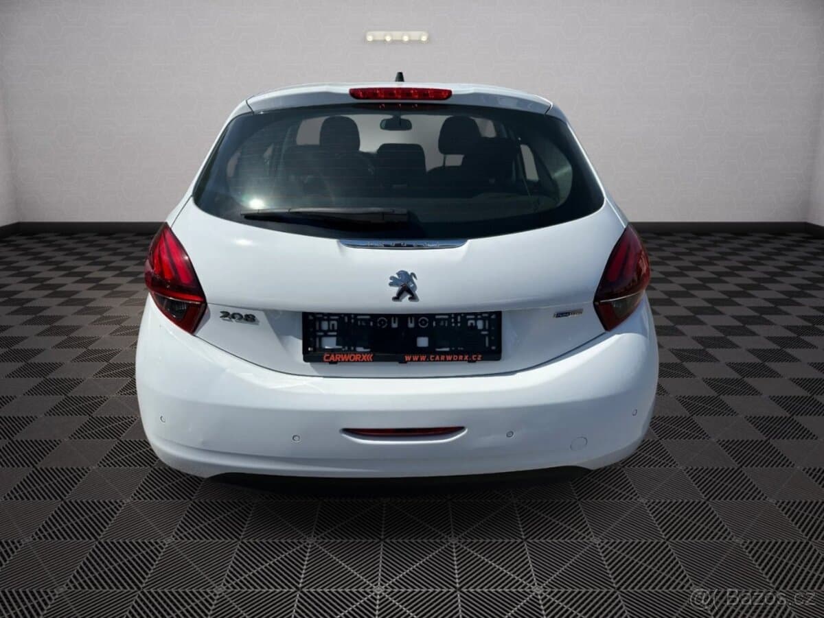 Peugeot 208 - 6