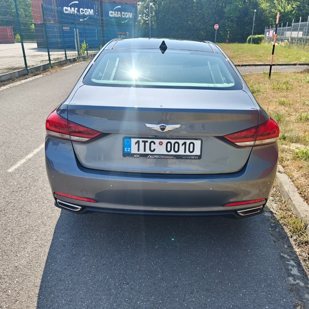 2015 Hyundai GENESIS - 6