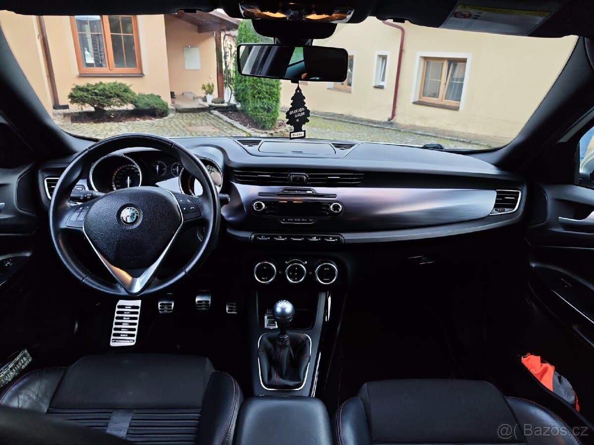 2011 Alfa Romeo GIULIETTA - 6
